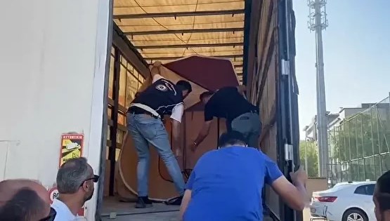 amasyada tir dorsesinde 17 duzensiz gocmen yakalandi lrfyNytG