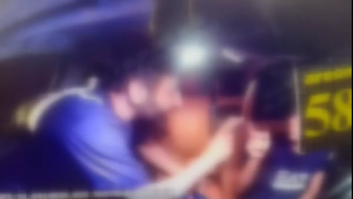 beyoglunda bicakli ihtiyac 16 yasindaki supheli tutuklandi iZfz8RSF