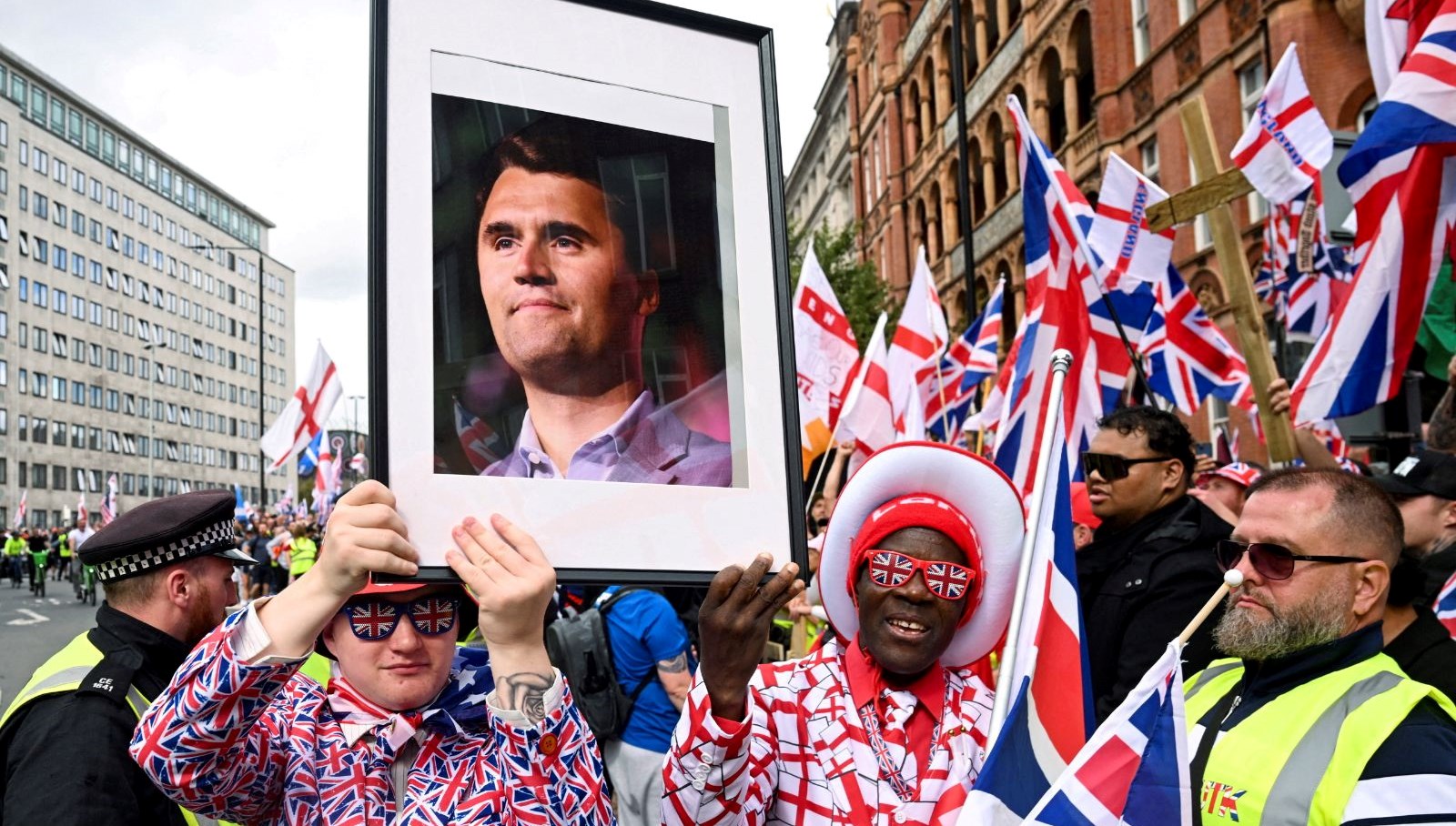 charlie kirk suikasti sosyal medya paylasimlari sonrasi onlarca kisi isten atildi xqIYlmD9