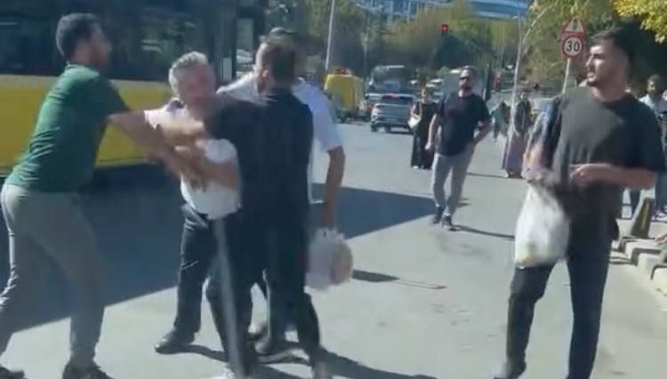 iett soforuyle yolcunun yumruklu kavgasi IsODj6zz