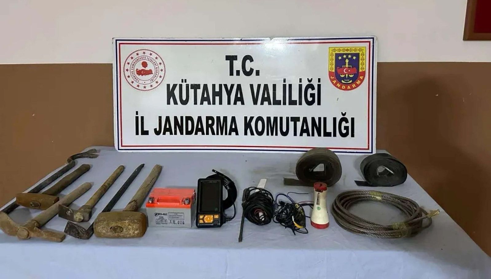 kutahyada kacak tarihi eser kazisi 6 supheli gozaltina alindi 4l3vvyOL