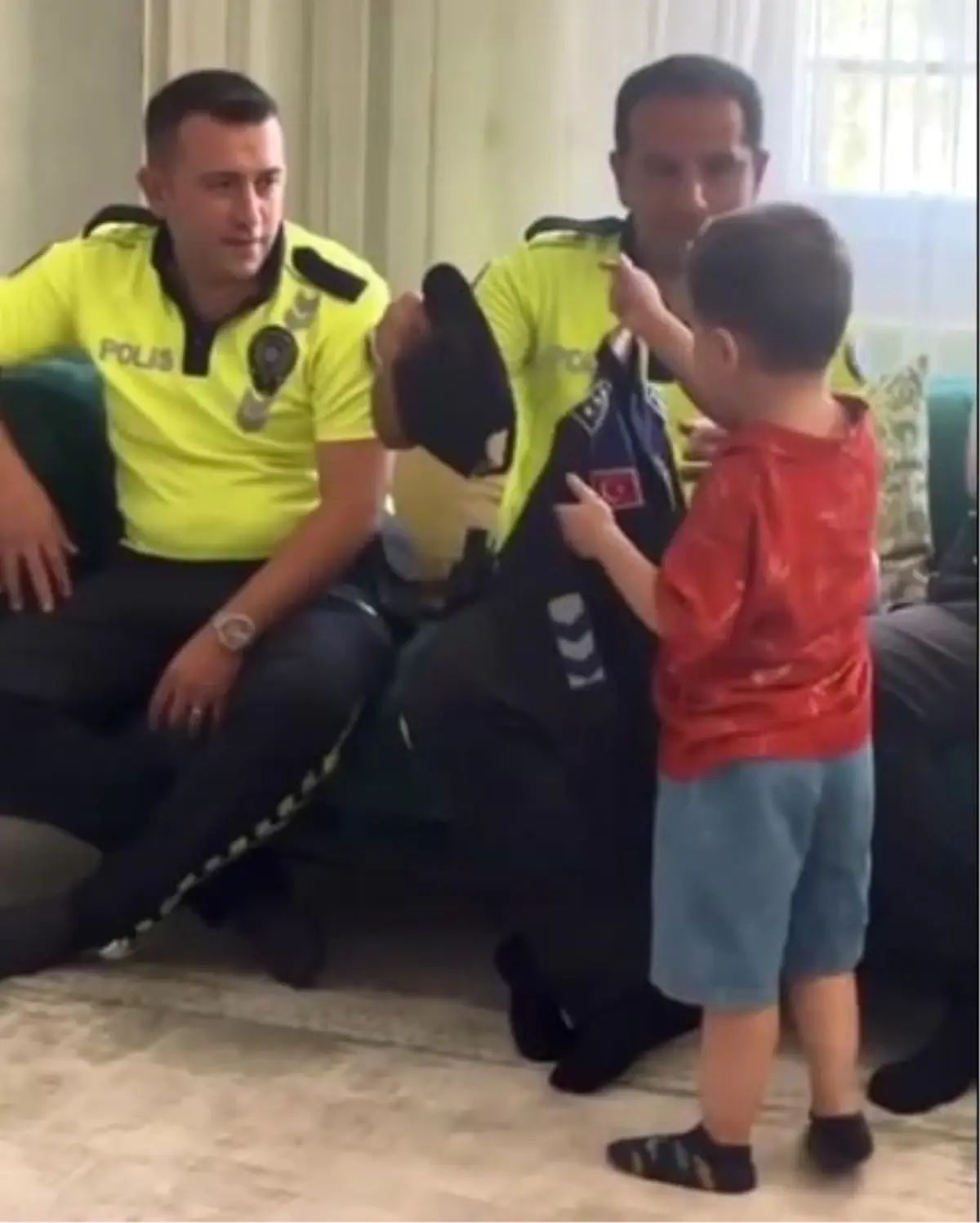 minik goktugun polis olma hayali gerceklesti aY25JFZA