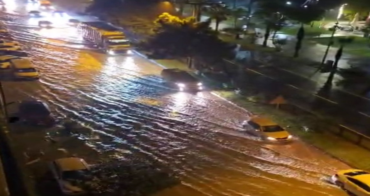 orduyu saganak vurdu sokaklar suyla doldu BHUumKxQ