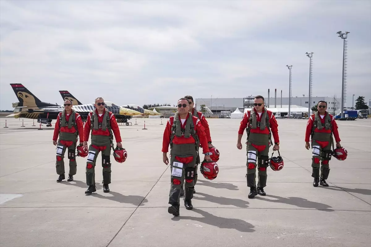 turk yildizlari teknofestte uctu sXTOS7OF