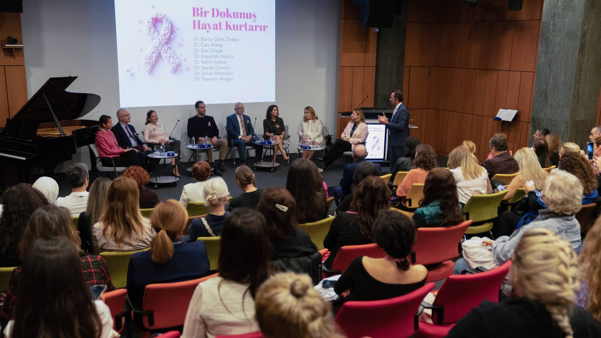 bir dokunus hayat kurtarir amerikan hastanesinde meme kanserinde farkindalik paneli duzenlendi WagJ3D9X