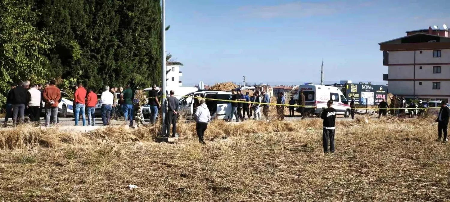 denizlide otomobile silahli saldiri 1 olu 2 yarali ejQIdiZM