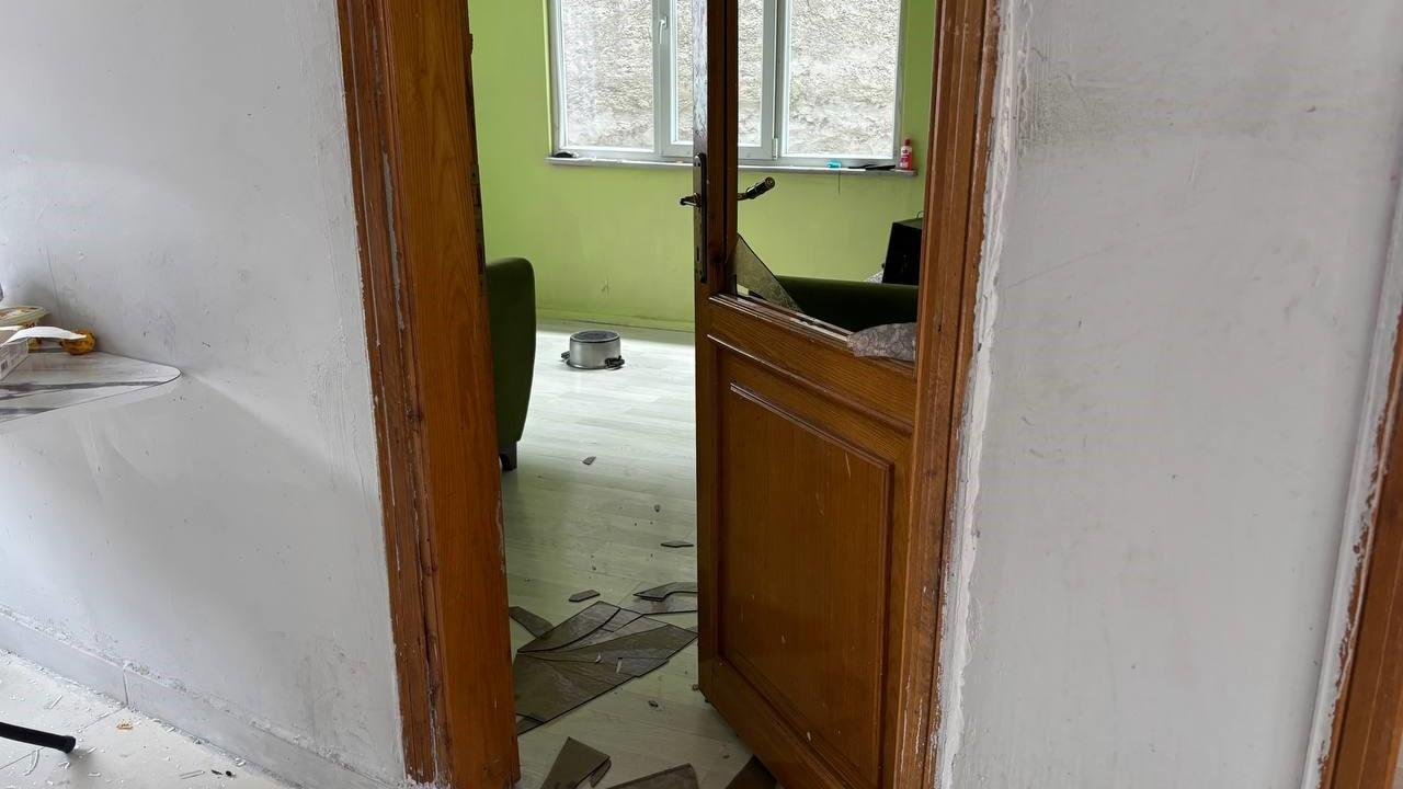 hirsiz nobetinde film gibi olay sucsuz 6 kisiyi dovduler haneye tecavuz ettiler 3HQcc231