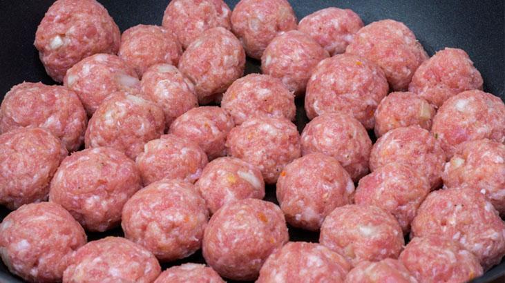 ici cig kalan kofteleri kurtarmanin yolu cok siki yogurmayin firin isi cozuyor lYYgVWhS.jpg