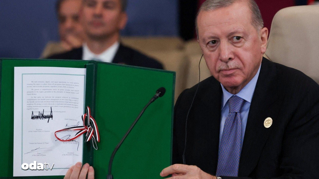 medya gozunden kacirdi erdoganin rozetinin anlami WZleDq7h.jpg