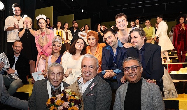nilufer kent tiyatrosundan lukus hayat ile gorkemli sezon acilisi wumu2VlC.jpg
