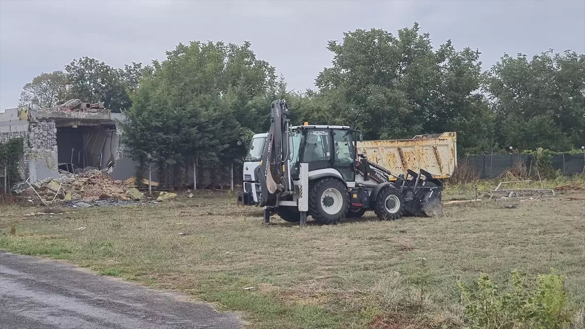 ruhsatsiz villa yikiliyor XsfFJjpJ