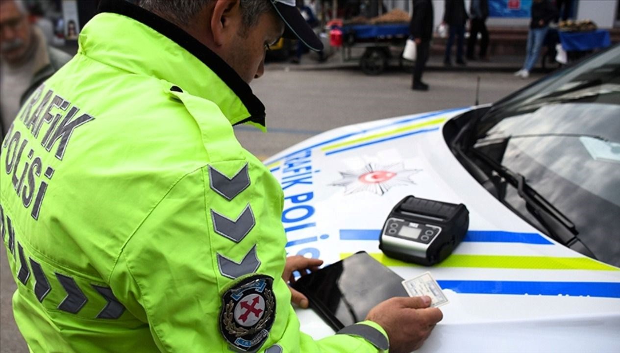 samsunda ehliyetsiz surucu polise carpip kacti Z6ICuqyx.jpg