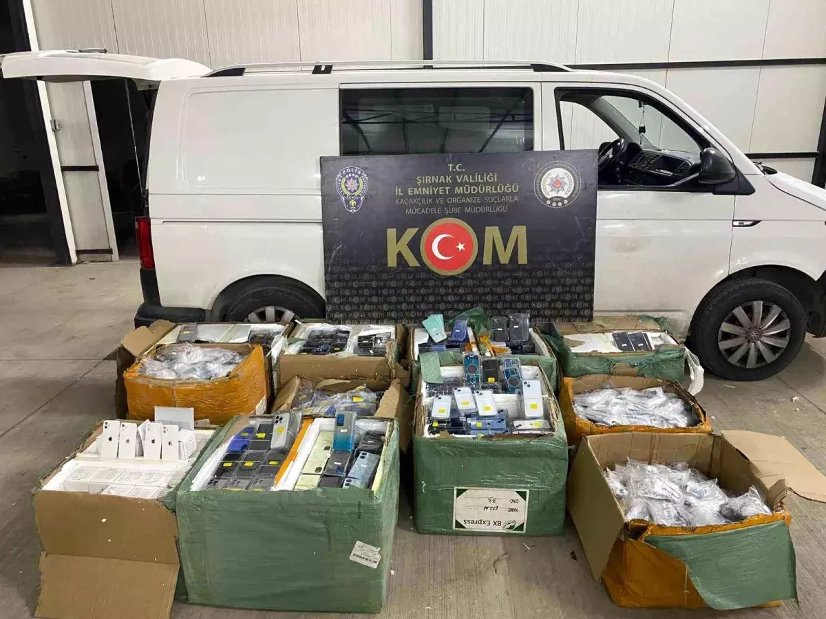 sirnakta uyusturucu ve kacakcilik operasyonlari 51 gozalti wHKieT9B.jpg