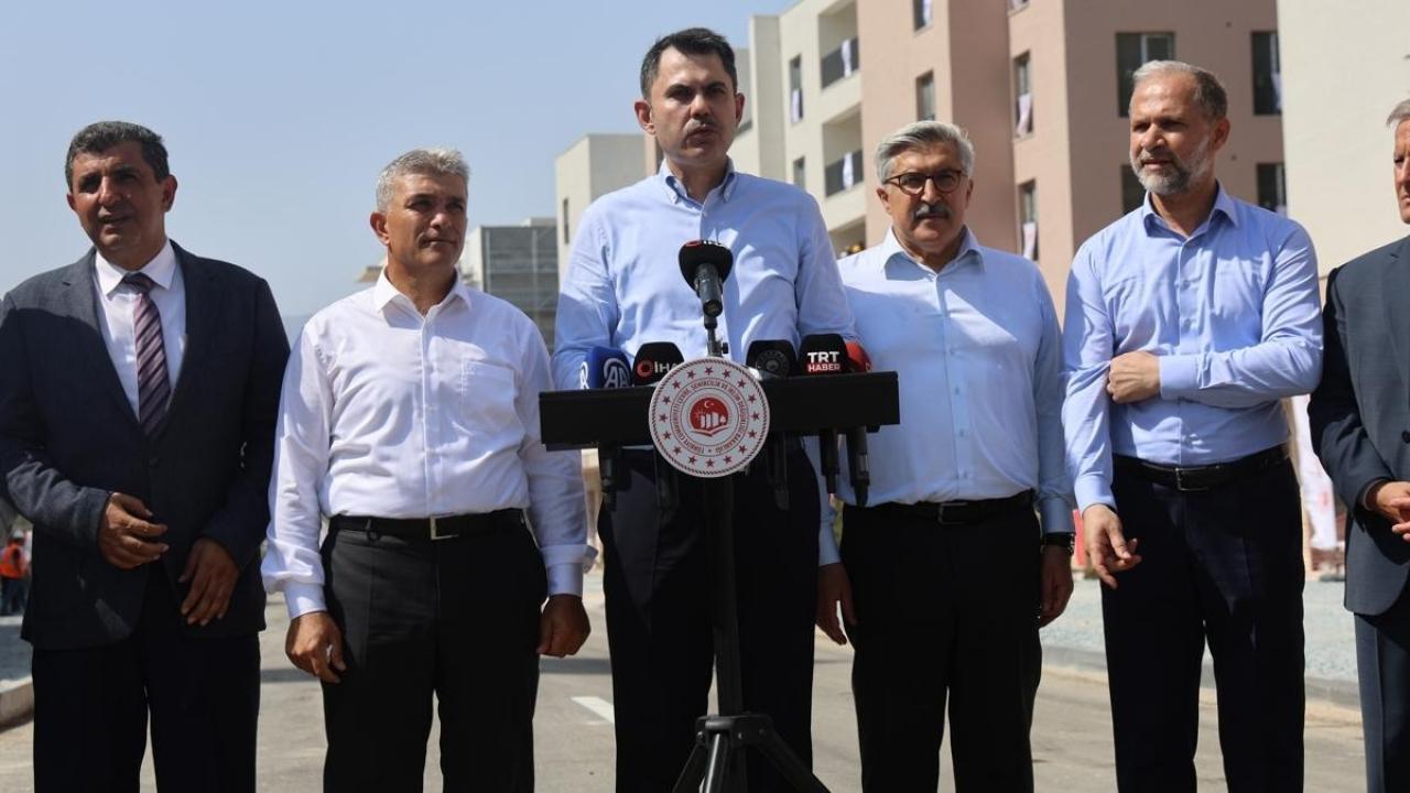 bakan kurum gunde 550 konut yapiyoruz her 3 depremzededen 2si evlerine kavustu KkdRQ1m2.jpg