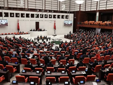 Özel sektör ve mülakat mağduru öğretmenlere Meclis’ten kötü haber: Komisyonda olağanüstü toplantı talebine AKP’den ret geldi