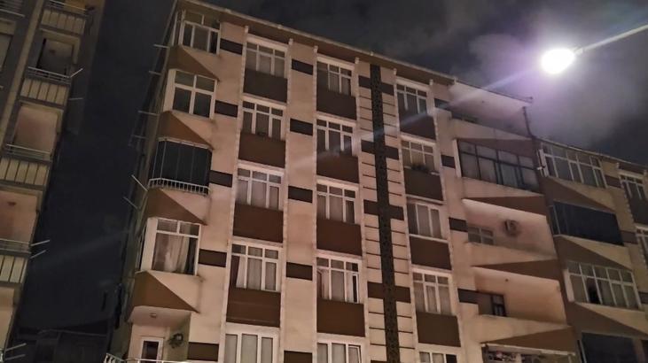 Bahcelievlerde kolonlarindan sesler gelen bina tahliye edildi Ebevky3z