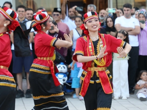 Festival coskusu bursa inegolun dort bir yanini sardi b9BdeXmt