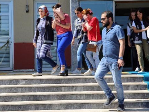 Rize emniyetinden safak baskini fuhsa aracilik eden 4 supheli cezaevinde Z5zTmDqi